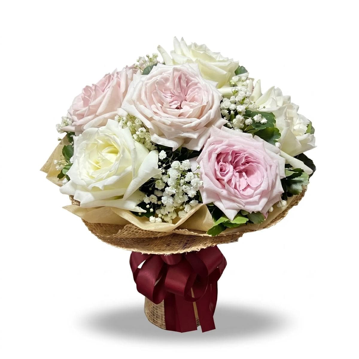 A soft and romantic rounded bouquet, designed in a classic hand-tied style. Balanced, airy, and elegant—perfect for birthdays, anniversaries, congratulations, or simply sending warm feelings. Light texture, clean look, and timeless charm.