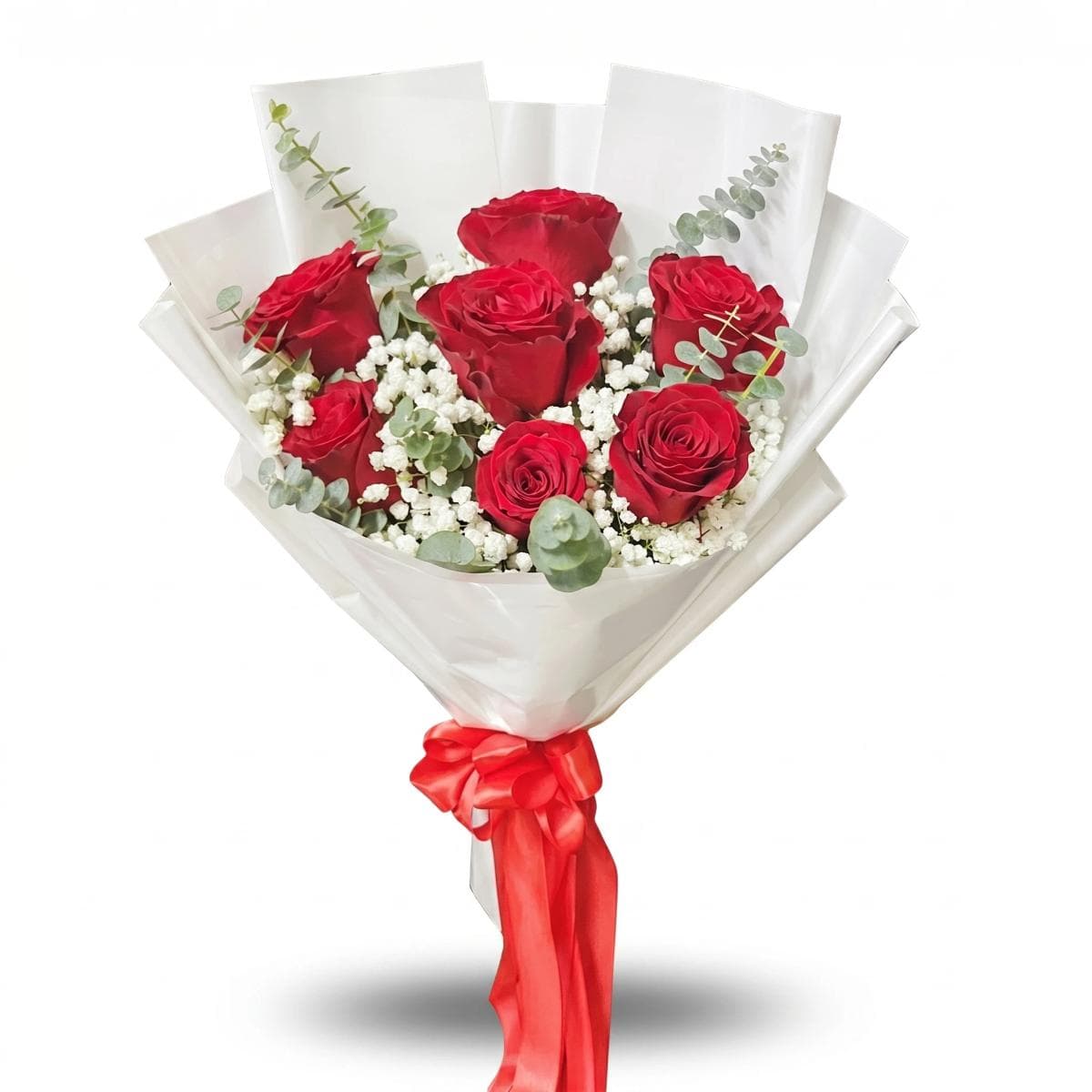 A classic romantic bouquet in a rounded hand-tied style. Lush, elegant, and full of warm feelings—perfect for anniversaries, birthdays, congratulations, or a heartfelt surprise. Timeless and always meaningful.